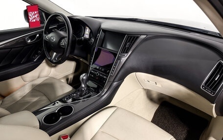 Infiniti Q50 I рестайлинг, 2015 год, 1 399 000 рублей, 13 фотография