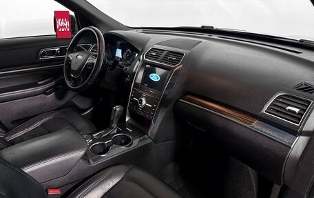 Ford Explorer VI, 2017 год, 2 275 000 рублей, 15 фотография