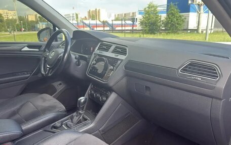 Volkswagen Tiguan II, 2020 год, 2 810 000 рублей, 13 фотография