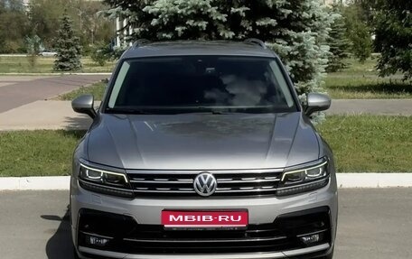 Volkswagen Tiguan II, 2020 год, 2 810 000 рублей, 1 фотография
