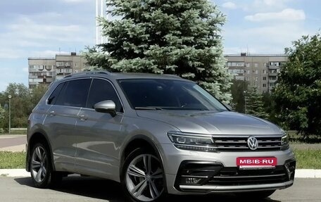 Volkswagen Tiguan II, 2020 год, 2 810 000 рублей, 2 фотография
