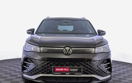 Volkswagen Tiguan II, 2024 год, 4 800 000 рублей, 2 фотография