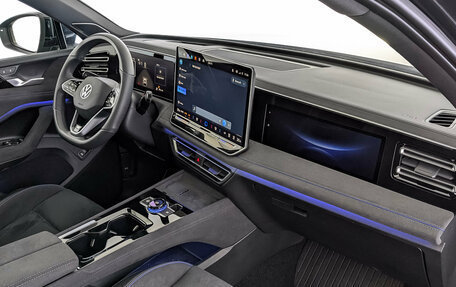 Volkswagen Tiguan II, 2024 год, 4 800 000 рублей, 13 фотография