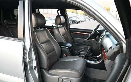Toyota Land Cruiser Prado 120 рестайлинг, 2005 год, 1 959 000 рублей, 8 фотография