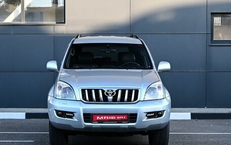 Toyota Land Cruiser Prado 120 рестайлинг, 2005 год, 1 959 000 рублей, 3 фотография