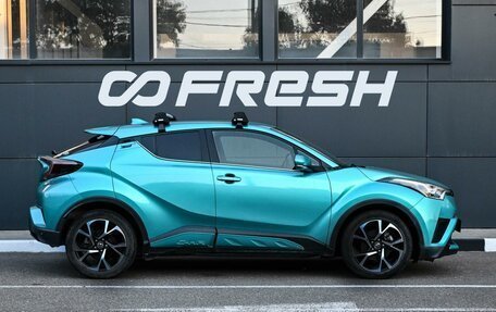 Toyota C-HR I рестайлинг, 2017 год, 2 224 000 рублей, 5 фотография