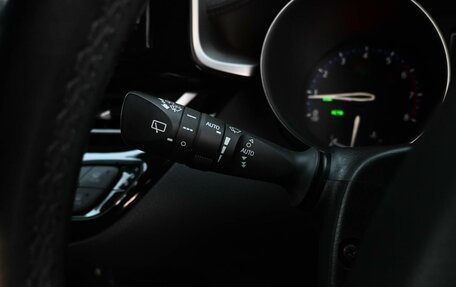 Toyota C-HR I рестайлинг, 2017 год, 2 224 000 рублей, 13 фотография