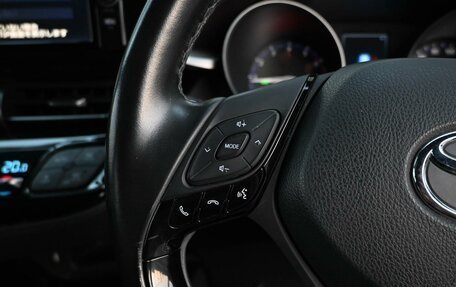 Toyota C-HR I рестайлинг, 2017 год, 2 224 000 рублей, 15 фотография