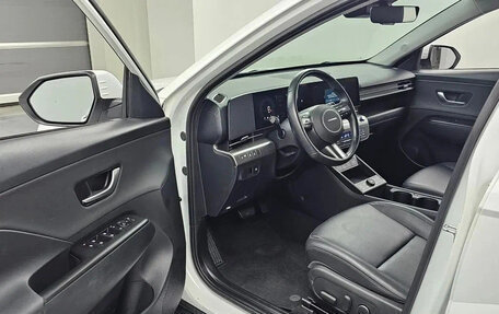Hyundai Kona, 2023 год, 1 800 000 рублей, 5 фотография