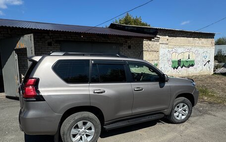 Toyota Land Cruiser Prado 150 рестайлинг 2, 2019 год, 5 600 000 рублей, 4 фотография