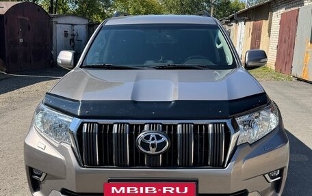 Toyota Land Cruiser Prado 150 рестайлинг 2, 2019 год, 5 600 000 рублей, 3 фотография