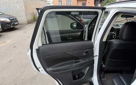 Mitsubishi Outlander III рестайлинг 3, 2013 год, 1 200 000 рублей, 14 фотография