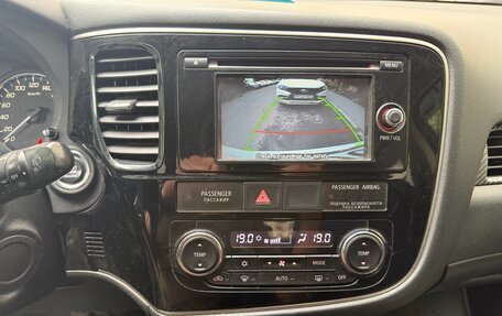 Mitsubishi Outlander III рестайлинг 3, 2013 год, 1 200 000 рублей, 19 фотография