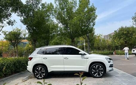Skoda Karoq I, 2023 год, 2 220 000 рублей, 7 фотография
