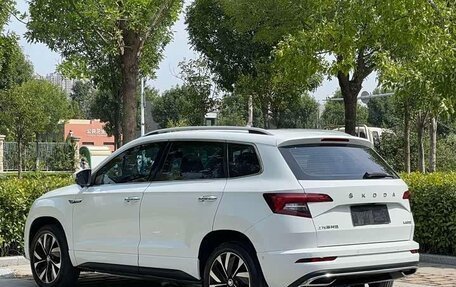 Skoda Karoq I, 2023 год, 2 220 000 рублей, 4 фотография