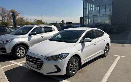 Hyundai Elantra VI рестайлинг, 2018 год, 1 580 000 рублей, 4 фотография