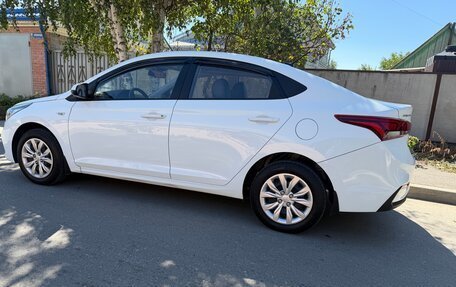 Hyundai Solaris II рестайлинг, 2017 год, 1 090 000 рублей, 2 фотография