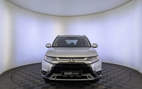 Mitsubishi Outlander III рестайлинг 3, 2020 год, 2 650 000 рублей, 2 фотография