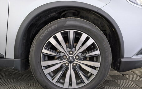 Mitsubishi Outlander III рестайлинг 3, 2020 год, 2 650 000 рублей, 18 фотография