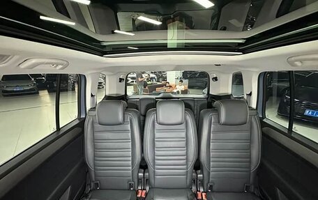Volkswagen Touran III, 2022 год, 2 210 000 рублей, 17 фотография