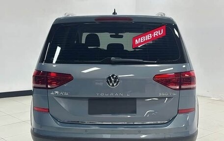 Volkswagen Touran III, 2022 год, 2 210 000 рублей, 5 фотография