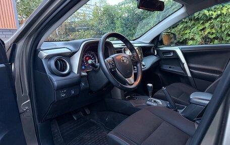 Toyota RAV4, 2015 год, 1 850 000 рублей, 10 фотография