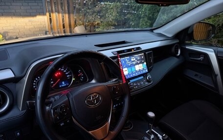 Toyota RAV4, 2015 год, 1 850 000 рублей, 5 фотография