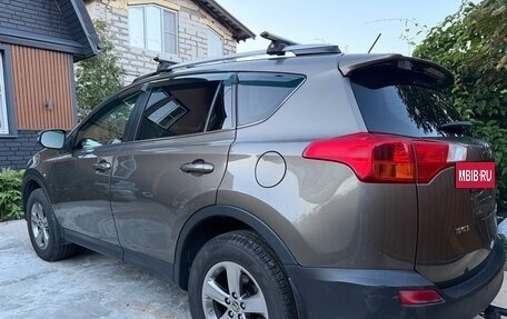 Toyota RAV4, 2015 год, 1 850 000 рублей, 12 фотография