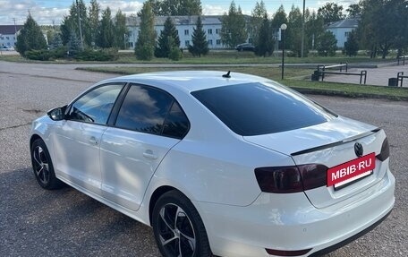 Volkswagen Jetta VI, 2013 год, 870 000 рублей, 4 фотография