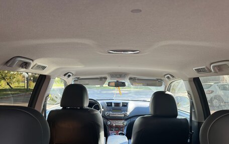 Toyota Highlander III, 2013 год, 2 490 000 рублей, 11 фотография