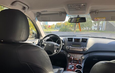 Toyota Highlander III, 2013 год, 2 490 000 рублей, 6 фотография