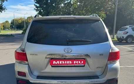 Toyota Highlander III, 2013 год, 2 490 000 рублей, 4 фотография