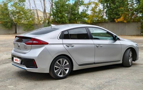 Hyundai IONIQ, 2017 год, 1 850 000 рублей, 7 фотография