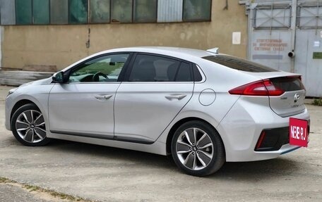 Hyundai IONIQ, 2017 год, 1 850 000 рублей, 4 фотография