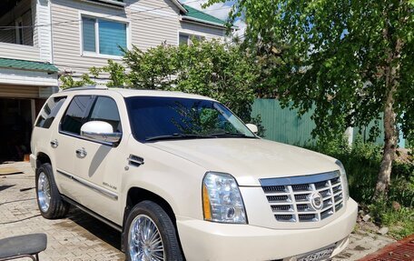 Cadillac Escalade III, 2011 год, 2 400 000 рублей, 1 фотография