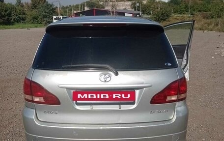 Toyota Ipsum II, 2001 год, 680 000 рублей, 2 фотография