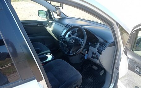Toyota Ipsum II, 2001 год, 680 000 рублей, 15 фотография