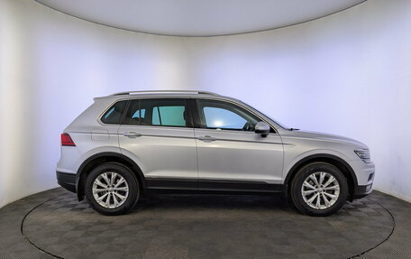 Volkswagen Tiguan II, 2017 год, 1 990 000 рублей, 4 фотография