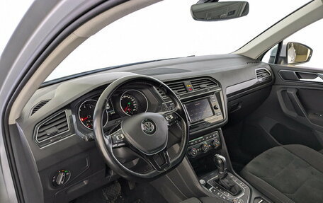 Volkswagen Tiguan II, 2017 год, 1 990 000 рублей, 16 фотография