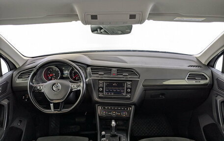 Volkswagen Tiguan II, 2017 год, 1 990 000 рублей, 14 фотография