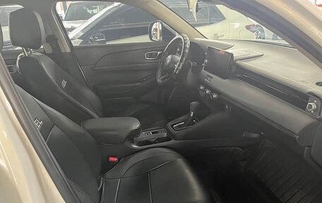 Honda Vezel, 2023 год, 1 550 000 рублей, 13 фотография
