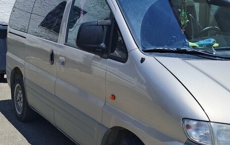 Hyundai H-1 II рестайлинг, 2002 год, 750 000 рублей, 2 фотография