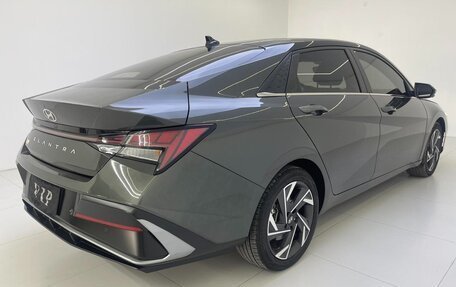 Hyundai Elantra, 2023 год, 1 600 000 рублей, 4 фотография