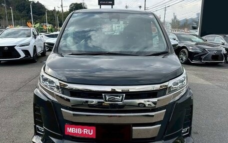 Toyota Noah III, 2021 год, 2 193 000 рублей, 2 фотография