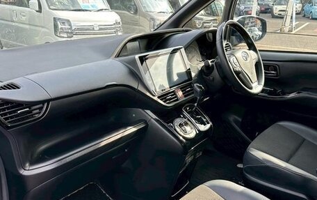 Toyota Noah III, 2021 год, 2 193 000 рублей, 6 фотография