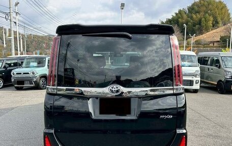 Toyota Noah III, 2021 год, 2 193 000 рублей, 5 фотография