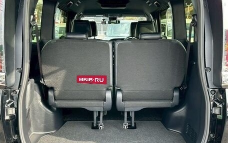 Toyota Noah III, 2021 год, 2 193 000 рублей, 26 фотография