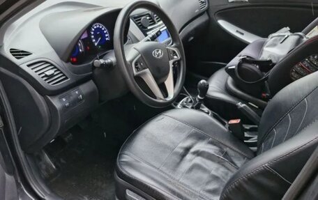 Hyundai Solaris II рестайлинг, 2012 год, 870 000 рублей, 2 фотография
