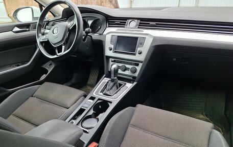 Volkswagen Passat B8 рестайлинг, 2017 год, 1 799 000 рублей, 6 фотография