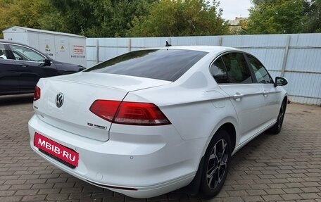 Volkswagen Passat B8 рестайлинг, 2017 год, 1 799 000 рублей, 2 фотография